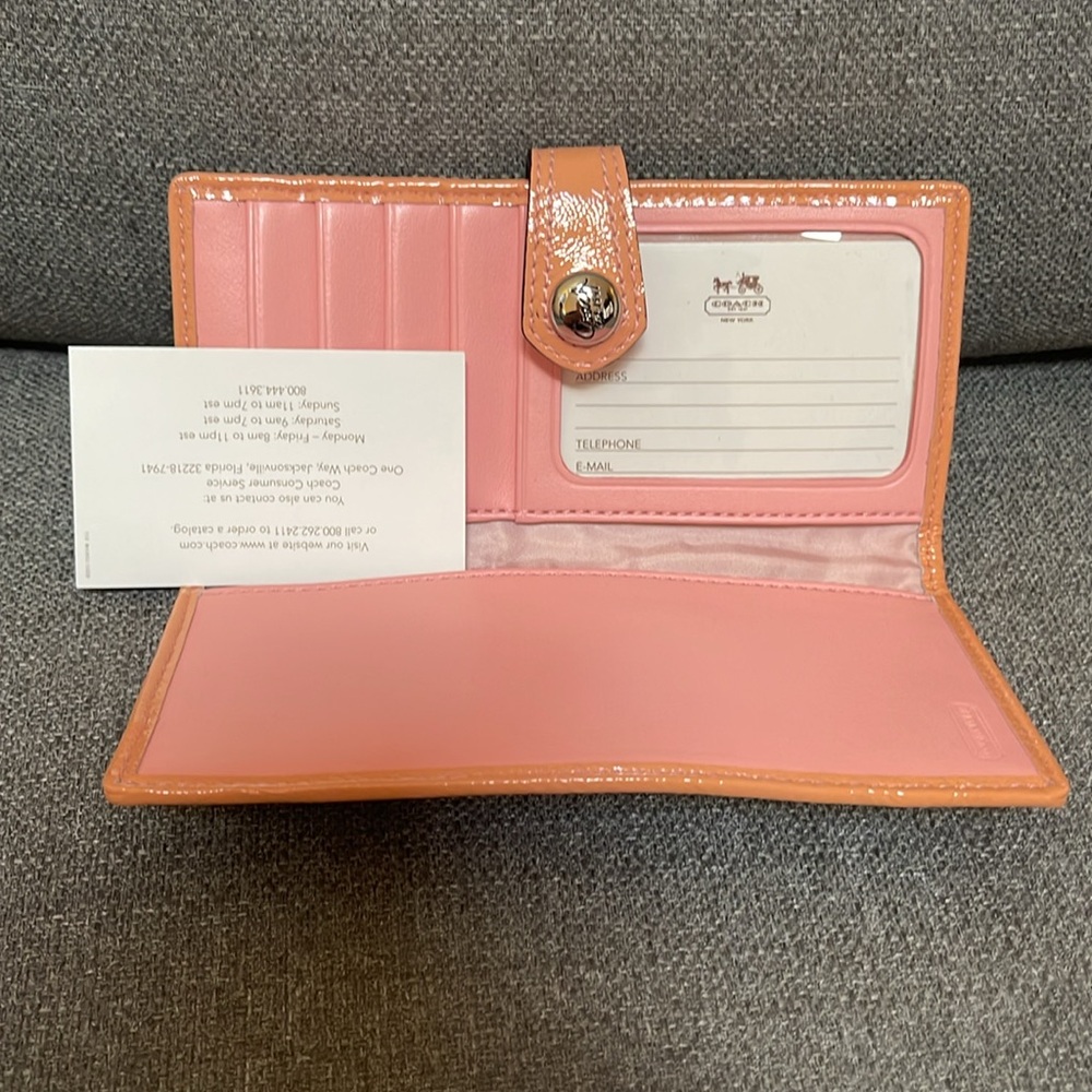Coach logo pink wallet - Picture 2 of 2